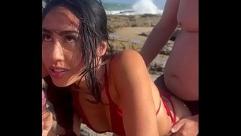Plaj Günümü Kocam Için Cuckold Şovuna Çeviriyorum.