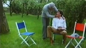 Ülke Ortamında Tatilde Olan Avrupalı Kızlar (1978)