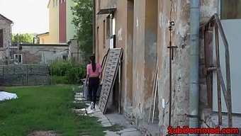 Amatör Bdsm Çifti Bağlama Ve El Işini Keşfediyor