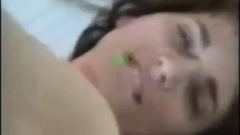 Lezbiyen Fahişeler Sıcak Öpüşme Seansına Giriyorlar