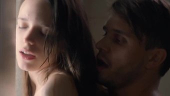 Stacy Martin'In 2013'Ten Sıcak Solo Performansı