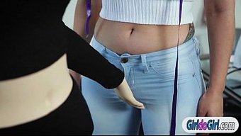 Gabi Paltrova Ve Jenna Sativa Arasında Duygusal Öpüşme Ve Am Yalama