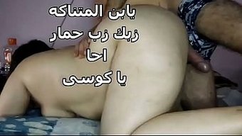 Hotwife Yatak Odasında Aldatma, Pis Arap Tarzı Konuşmaya Dönüşüyor.